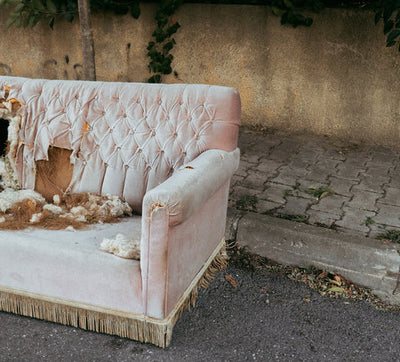 How can I dispose of my sofa? Tips and tricks