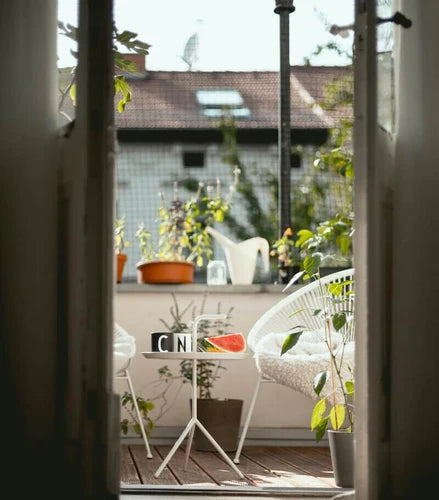 Balkon dekorieren: Tipps und Tricks wie du deinen Balkon passend für den Frühling auffrischen kannst