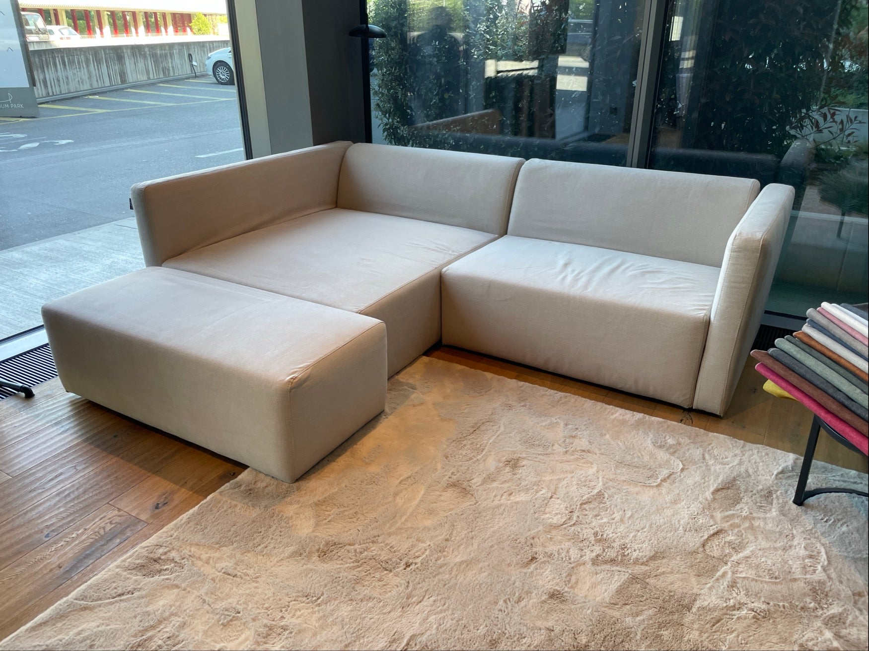 Outlet - Modulares Sofa Paula S mit Schlaffunktion - Showroom Genf